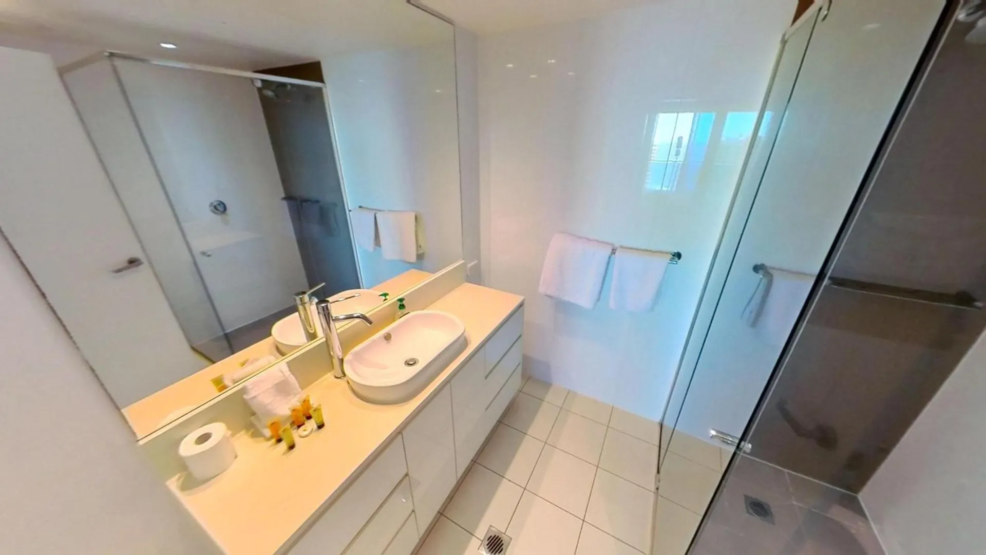 Level 27 Oceanview Apt In Hilton-Signed Building Gold Coast Australien